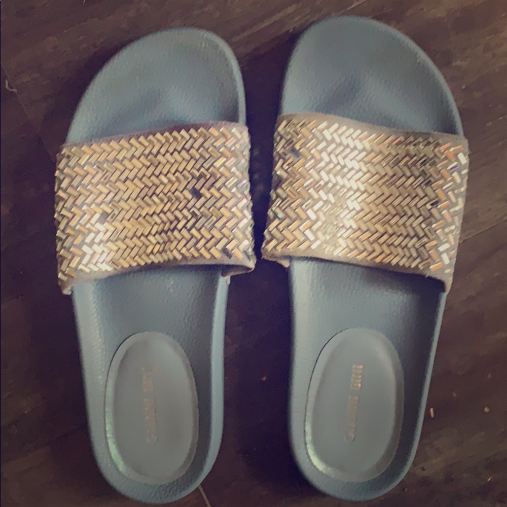 Women’s swim sandals